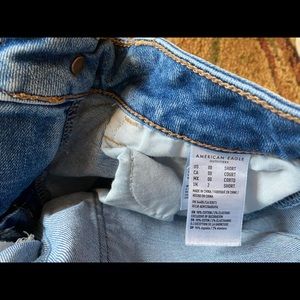Women’s 00 AE Jeans. Very nice condition!